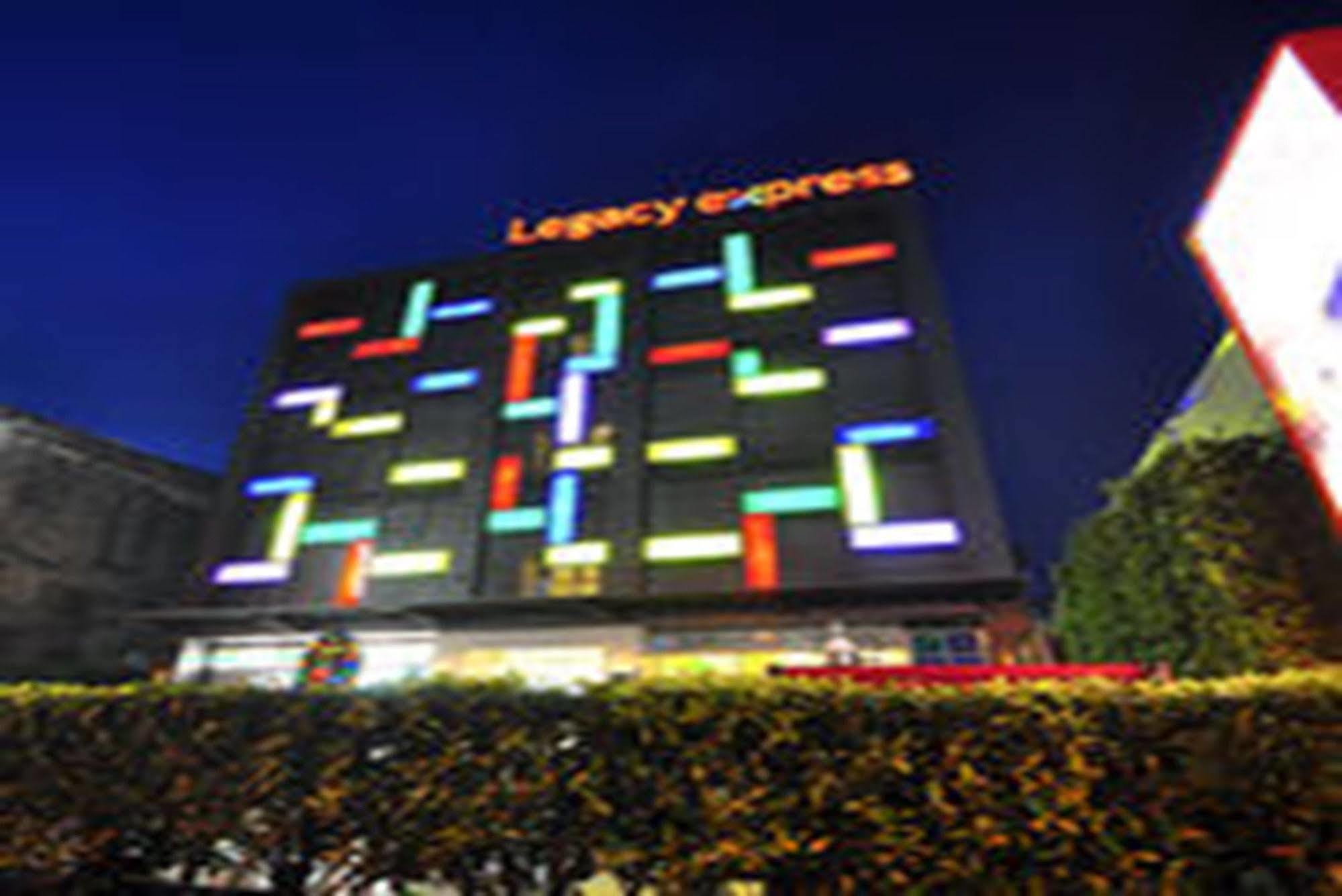 Legacy Hotel Bangkok Sukhumvit Exterior photo