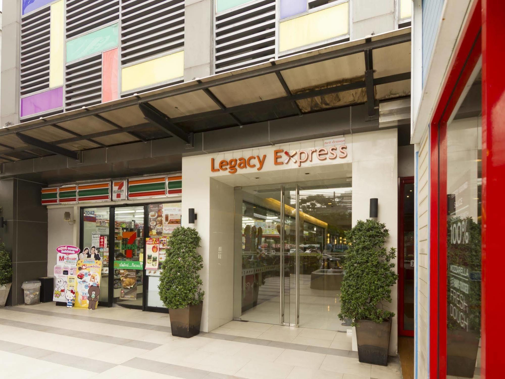 Legacy Hotel Bangkok Sukhumvit Exterior photo