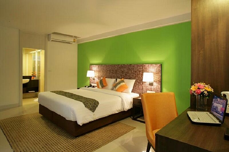 Legacy Hotel Bangkok Sukhumvit Exterior photo